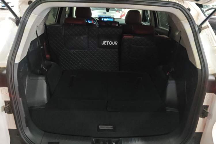 Used JETOUR X70 2023 1.5T DCT Overpass PRO+ Edition 7 Seats Trunk
