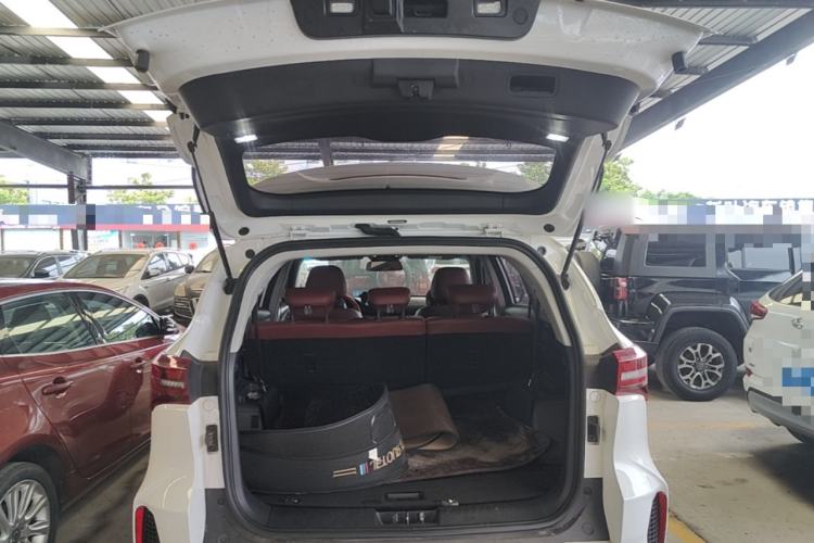 Used JETOUR X70 2023 1.5T DCT Overpass PRO+ Edition 7 Seats Trunk