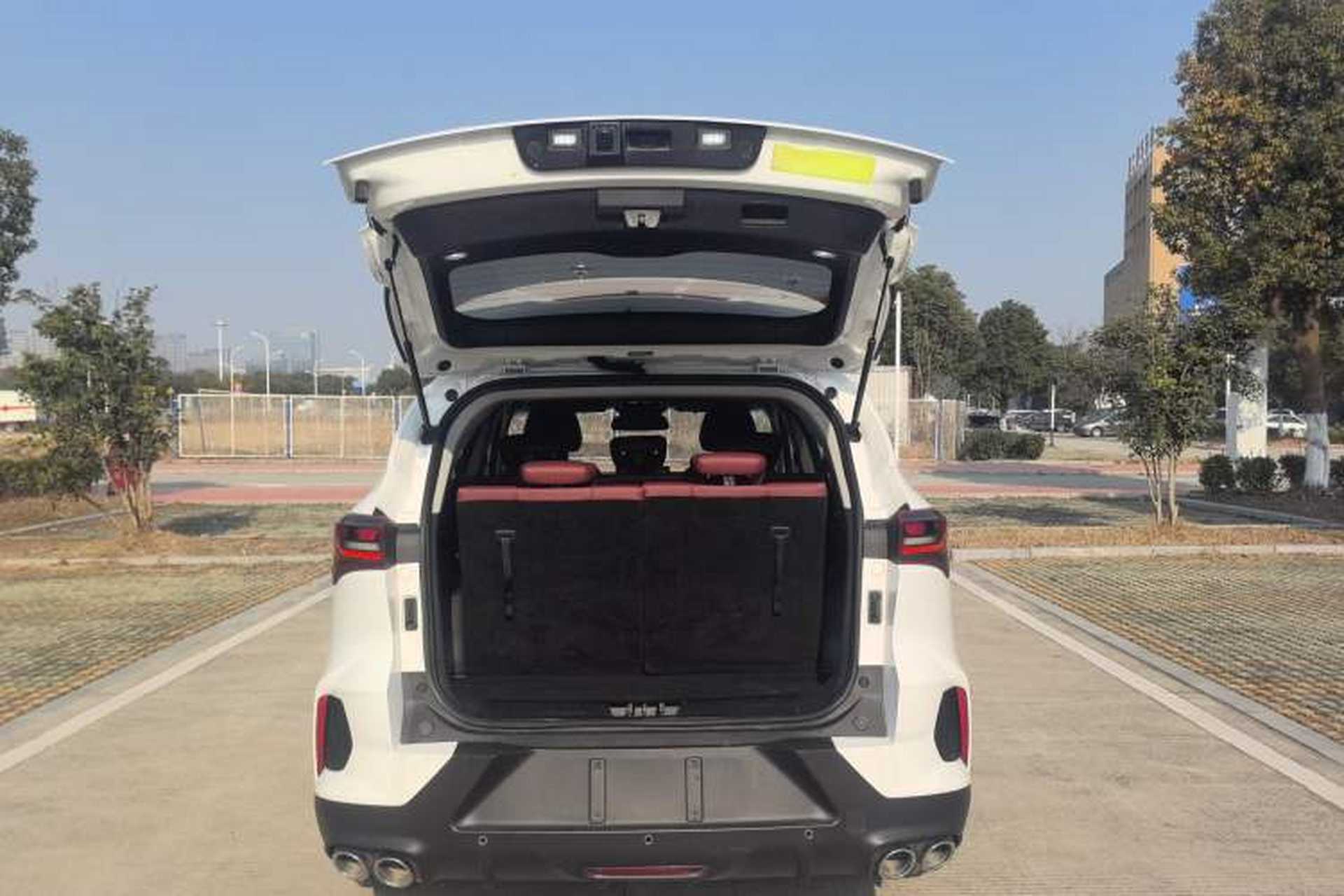 Used JETOUR X70 2023 1.5T DCT Overpass PRO+ Edition 7 Seats Trunk