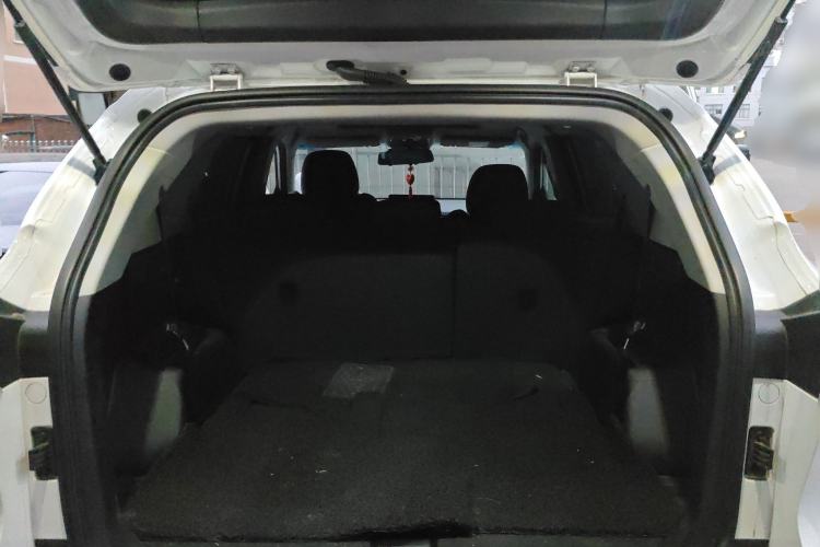 Used JETOUR X70 2023 1.5T Manual Overdrive Version 7 Seats Trunk