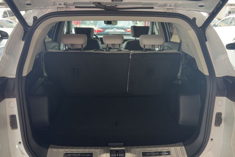 Used JETOUR X70 2023 Zhege 2.0T DCT Wolong 5-Seater Trunk