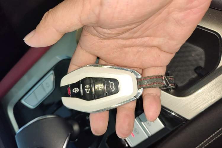 Used JETOUR X70 2023 1.5T DCT Beyond PRO Edition 5-Seater Vehicle Key