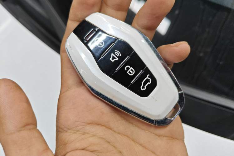 Used JETOUR X70 2023 1.5T DCT Beyond PRO+ Edition 5-Seater Vehicle Key