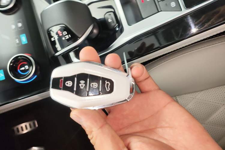 Used JETOUR X70 2023 Zhege 2.0T DCT Wolong 5-Seater Vehicle Key