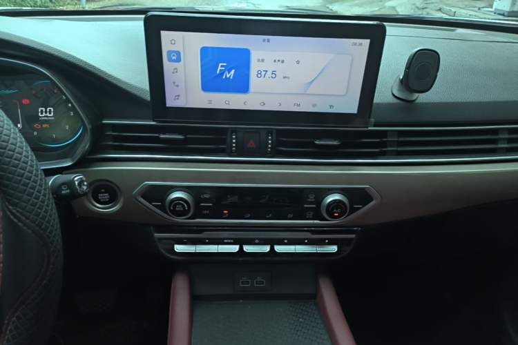 Used JETOUR X70 2024 1.5T DCT Glory PRO 7-Seater Audio And AC Panel