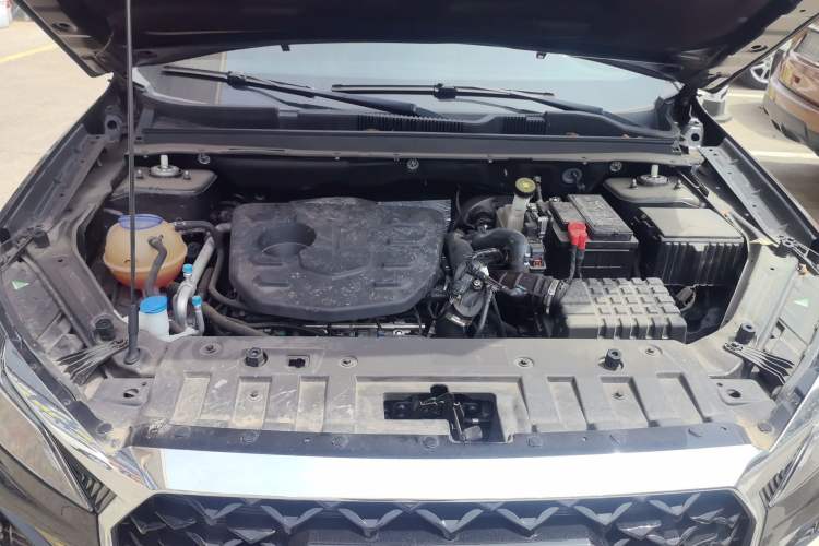 Used JETOUR X70 2024 1.5T DCT Glory PRO 5-Seater Engine Bay