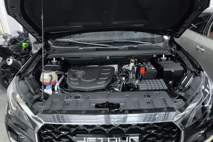 Used JETOUR X70 2024 1.5T DCT Glory PRO 5-Seater Engine Bay