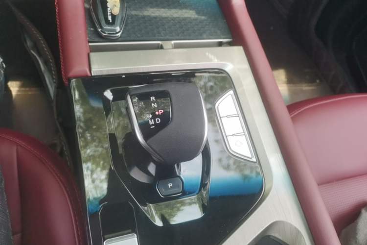 Used JETOUR X70 2024 1.5T DCT Glory PRO 5-Seater Gear Lever
