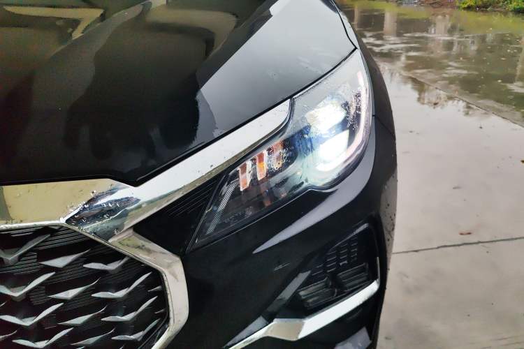 Used JETOUR X70 2024 1.5T DCT Enjoyment Edition 5 Seats Left Front Headlight