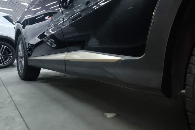 Used JETOUR X70 2024 1.5T DCT Glory PRO 5-Seater Left Side Sill