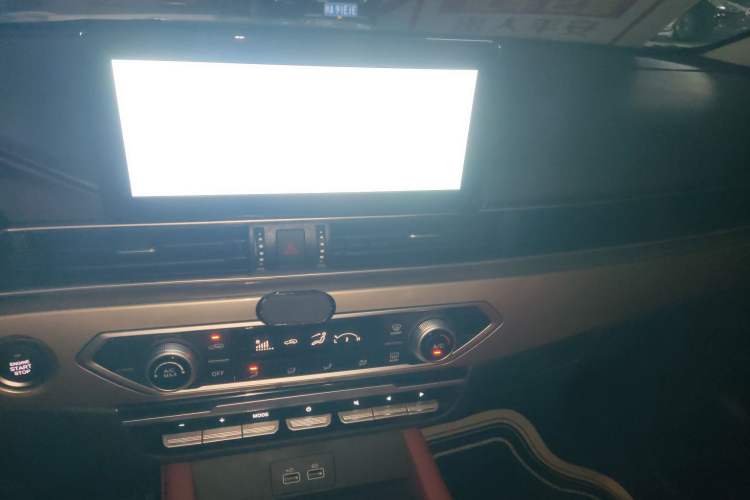 Used JETOUR X70 2024 1.5T DCT Enjoyment Edition 5 Seats Audio And AC Panel