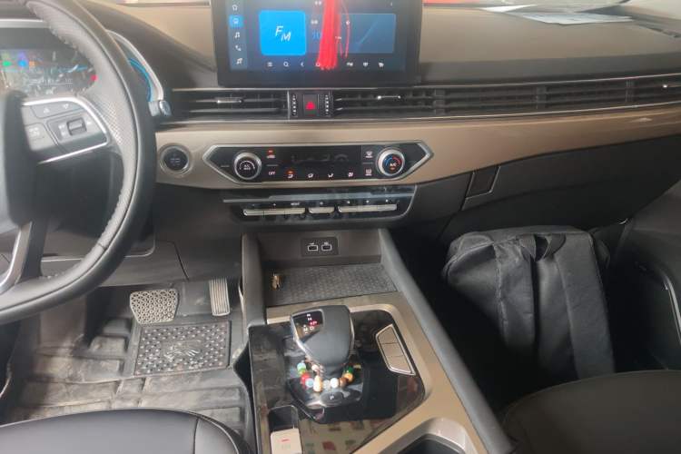 Used JETOUR X70 2024 1.5T DCT Enjoyment Edition 5 Seats Audio And AC Panel
