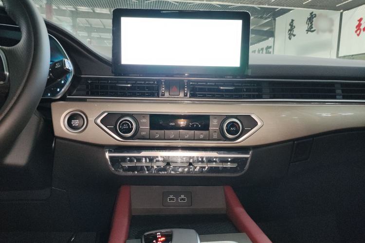 Used JETOUR X70 2024 1.5T DCT Enjoyment Edition 5 Seats Audio And AC Panel
