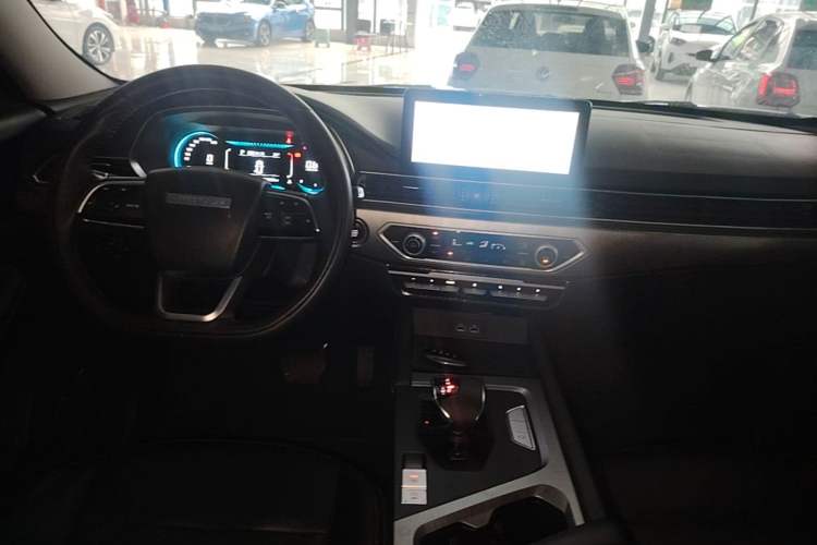 Used JETOUR X70 2024 1.5T DCT Enjoy Edition 7-Seater Center Console