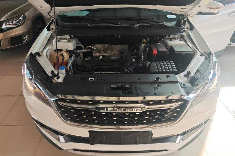 Used JETOUR X70 2024 1.5T DCT Enjoyment Edition 5 Seats Engine Bay