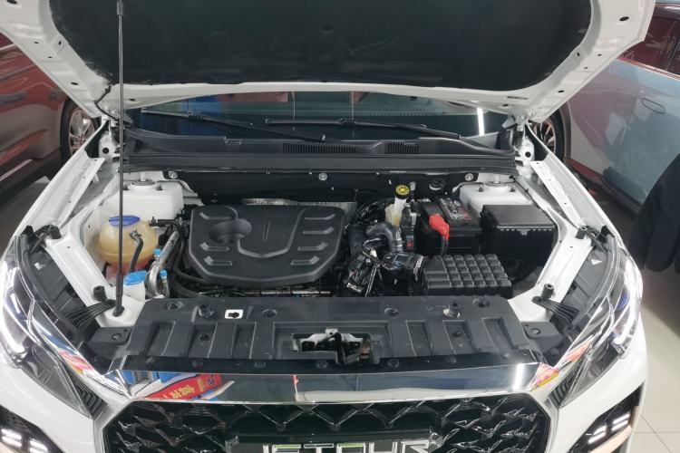 Used JETOUR X70 2024 1.5T DCT Glory PRO 5-Seater Engine Bay