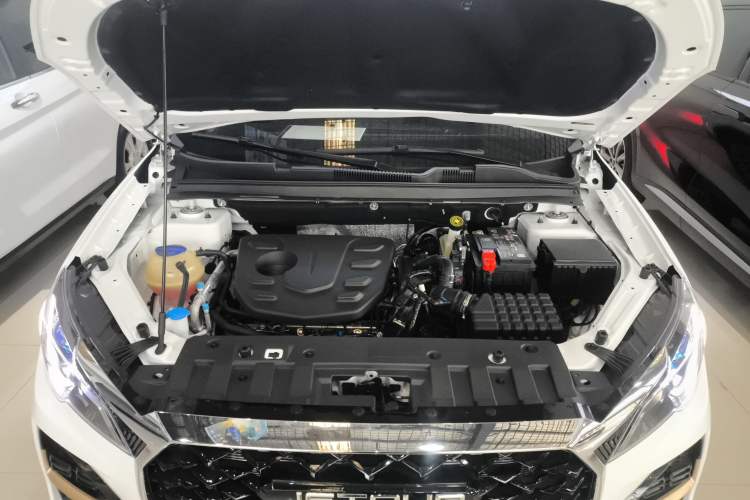 Used JETOUR X70 2024 1.5T DCT Glory PRO 7-Seater Engine Bay