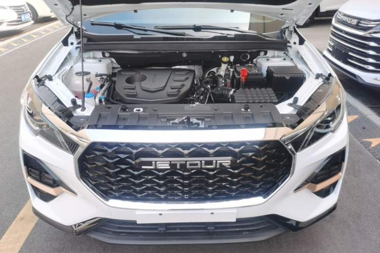 Used JETOUR X70 2024 1.5T DCT Glory PRO 7-Seater Engine Bay