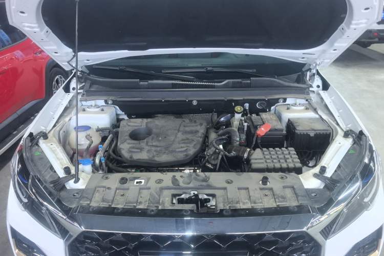 Used JETOUR X70 2024 1.5T DCT Glory PRO 5-Seater Engine Bay