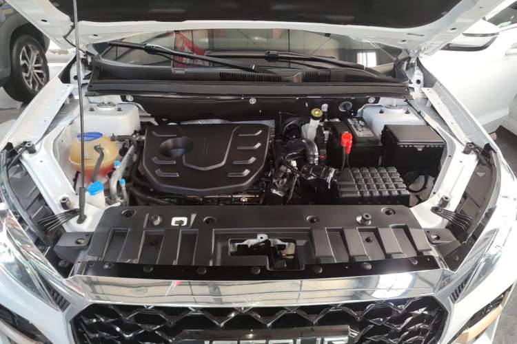 Used JETOUR X70 2024 1.5T DCT Glory PRO 5-Seater Engine Bay