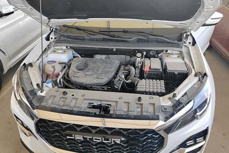 Used JETOUR X70 2024 1.5T DCT Glory PRO 5-Seater Engine Bay