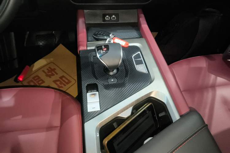Used JETOUR X70 2024 1.5T DCT Glory PRO 5-Seater Gear Lever