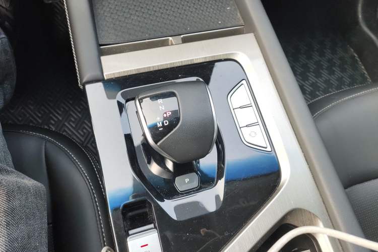 Used JETOUR X70 2024 1.5T DCT Enjoyment Edition 5 Seats Gear Lever