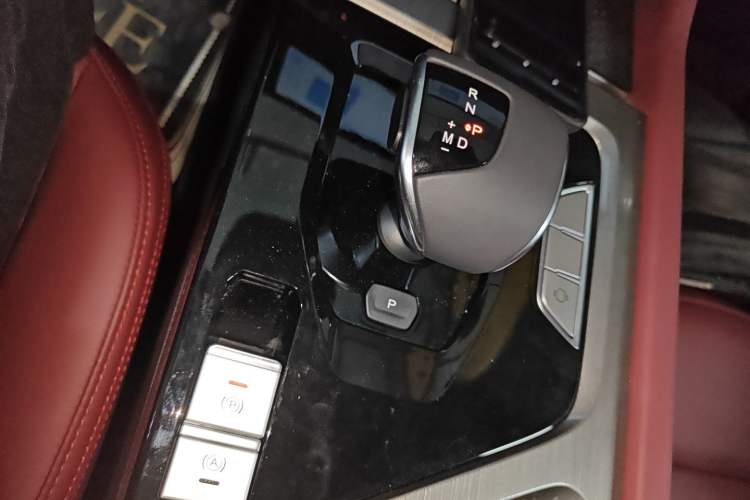 Used JETOUR X70 2024 1.5T DCT Enjoyment Edition 5 Seats Gear Lever