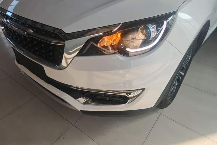 Used JETOUR X70 2024 1.5T DCT Enjoyment Edition 5 Seats Left Front Headlight