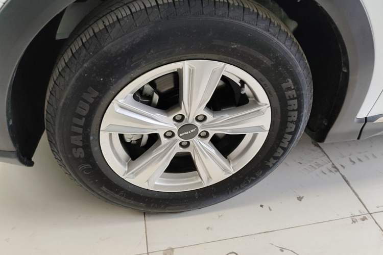 Used JETOUR X70 2024 1.5T Manual Glory Edition 5 Seats Left Front Wheel Hub