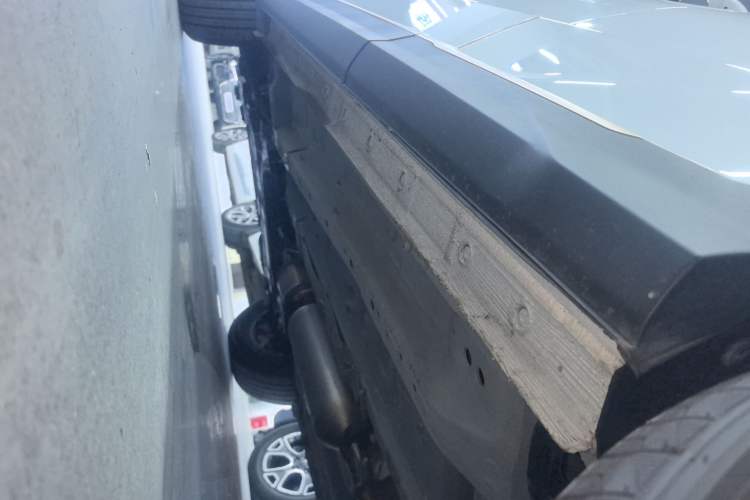 Used JETOUR X70 2024 1.5T DCT Glory PRO 5-Seater Left Side Sill