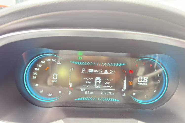 Used JETOUR X70 2024 1.5T DCT Enjoy Edition 7-Seater Odometer Close Up