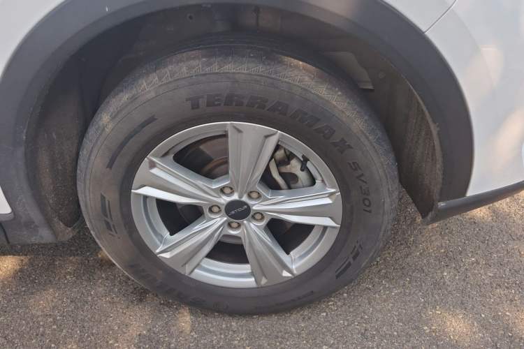 Used JETOUR X70 2024 1.5T Manual Glory Edition 7 Seats Right Front Wheel Hub