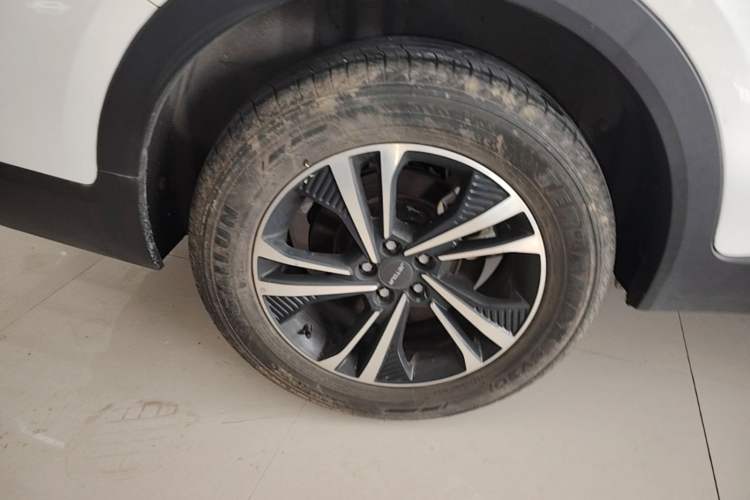 Used JETOUR X70 2024 1.5T DCT Enjoy Edition 7-Seater Right Rear Wheel Hub