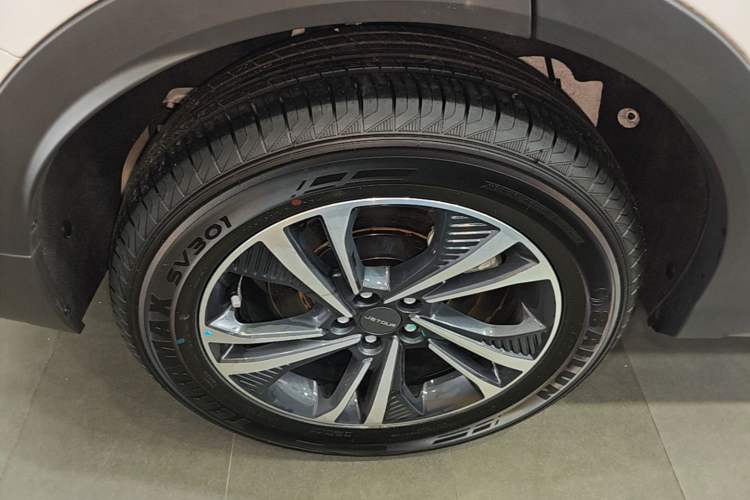 Used JETOUR X70 2024 1.5T DCT Enjoyment Edition 5 Seats Right Rear Wheel Hub