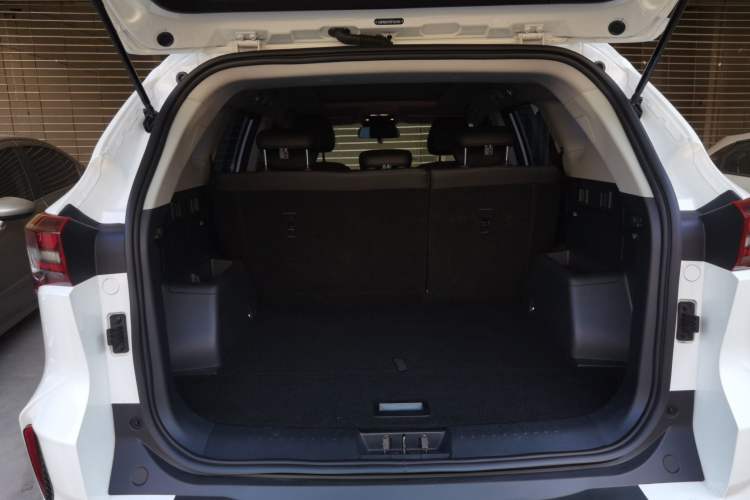 Used JETOUR X70 2024 1.5T DCT Enjoyment Edition 5 Seats Trunk