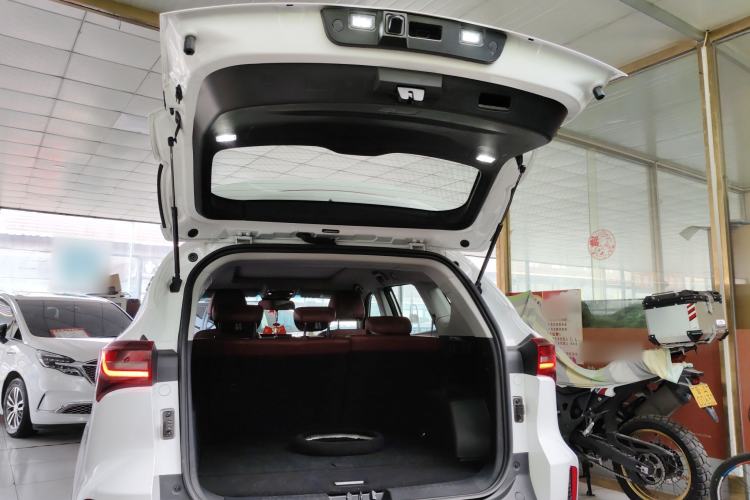 Used JETOUR X70 2024 1.5T Manual Glory Edition 5 Seats Trunk