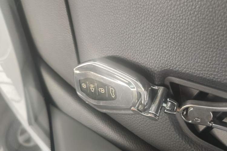 Used JETOUR X70 2024 1.5T Manual Glory Edition 5 Seats Vehicle Key