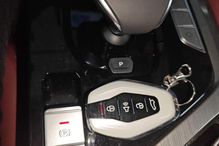 Used JETOUR X70 2024 1.5T DCT Enjoyment Edition 5 Seats Vehicle Key