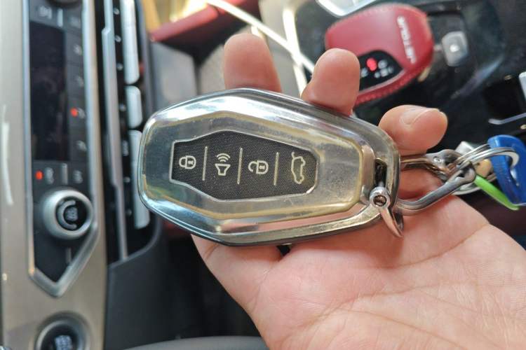 Used JETOUR X70 2024 1.5T DCT Glory PRO 5-Seater Vehicle Key