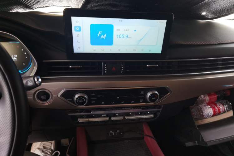 Used JETOUR X70 2025 1.5T Manual Overdrive Version 5 Seats Audio And AC Panel