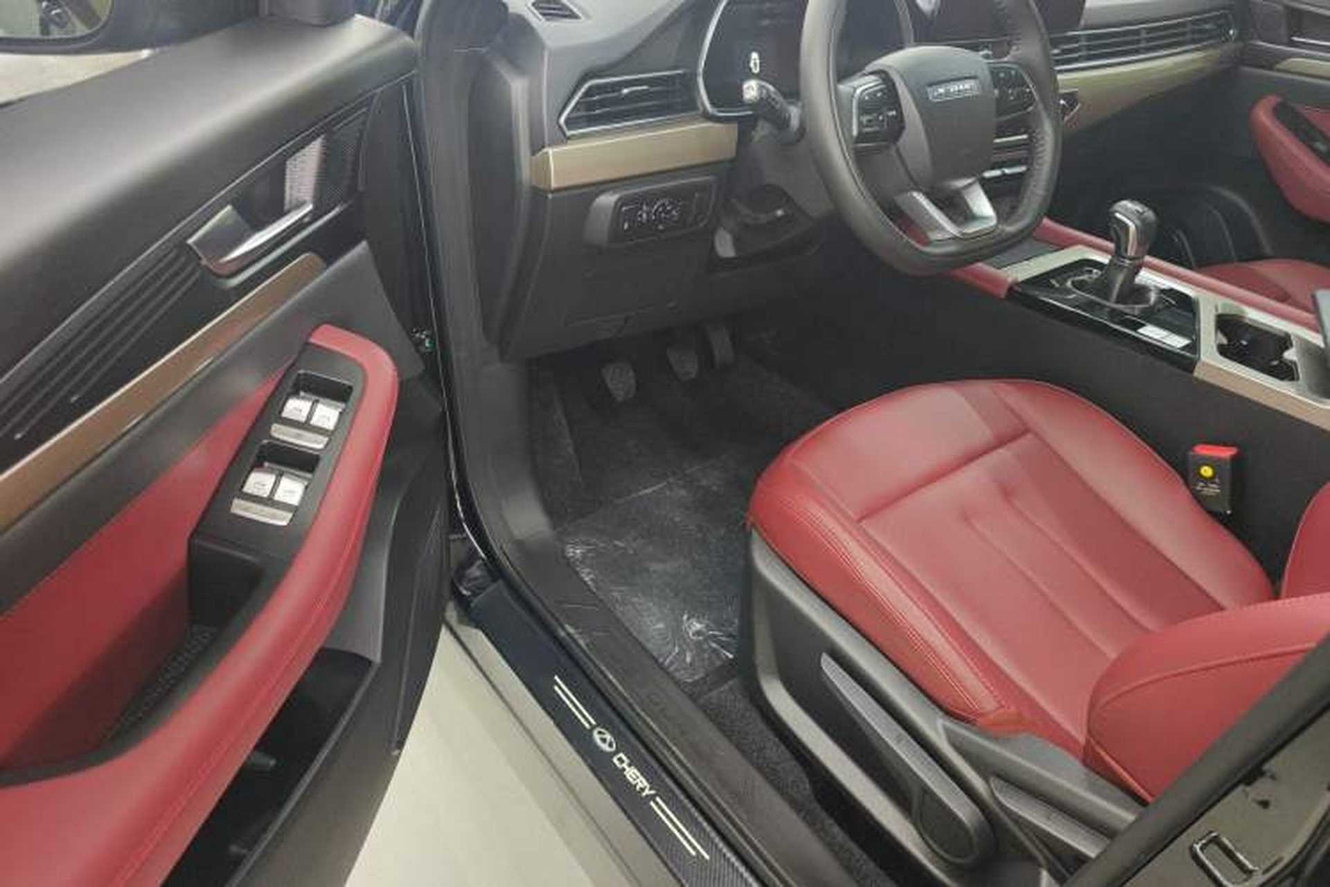 Used JETOUR X70 2025 1.5T Manual Overdrive Version 5 Seats Driver Seat
