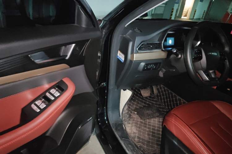 Used JETOUR X70 2025 1.5T DCT Beyond PRO 7-Seater Driver Seat