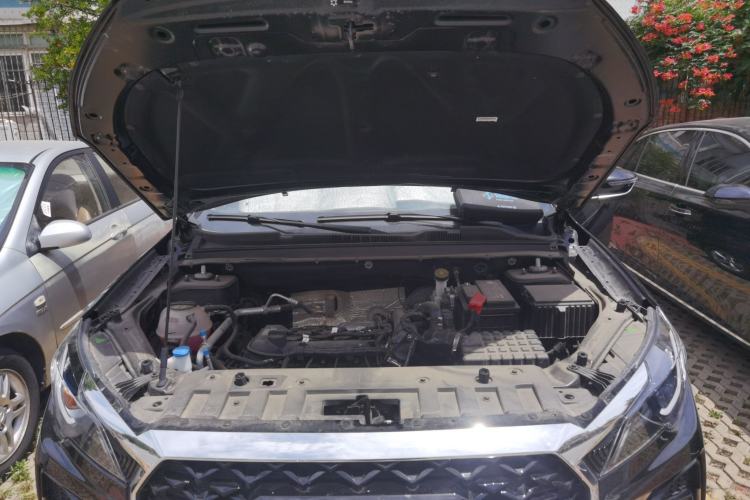 Used JETOUR X70 2025 1.5T Manual Overdrive Version 5 Seats Engine Bay