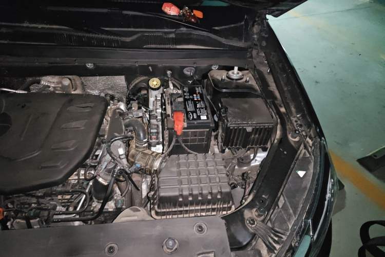 Used JETOUR X70 2025 1.5T DCT Beyond PRO 7-Seater Engine Bay Left