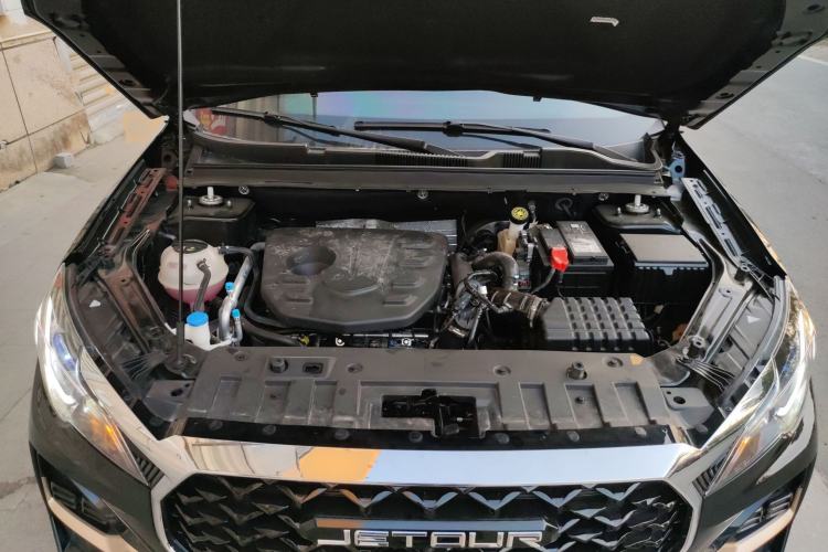 Used JETOUR X70 2025 1.5T DCT Overdrive PRO 5-Seater Engine Bay