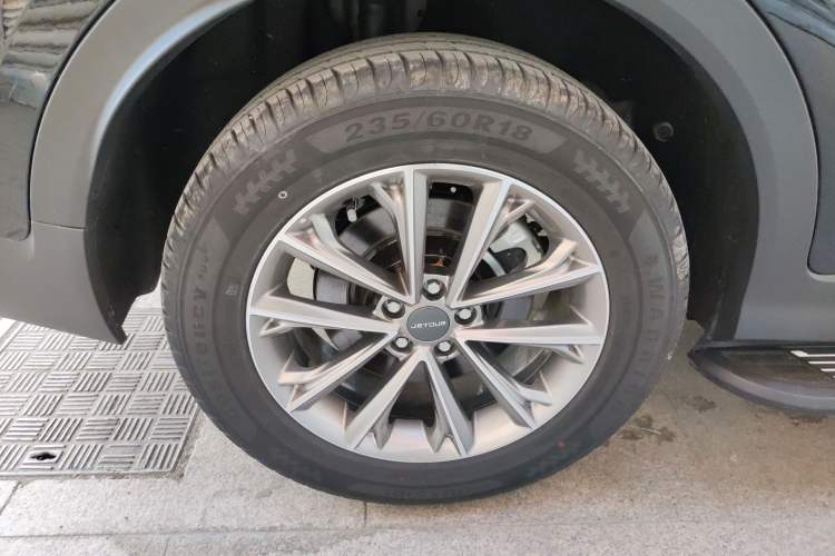 Used JETOUR X70 2025 1.5T DCT Overdrive PRO 5-Seater Exterior 8