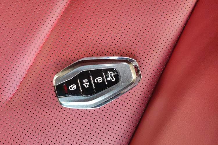 Used JETOUR X70 2025 1.5T DCT Overdrive PRO 5-Seater Interior 1