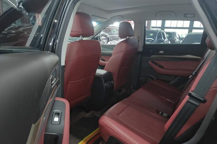 Used JETOUR X70 2025 1.5T Manual Overdrive Version 5 Seats Interior 4