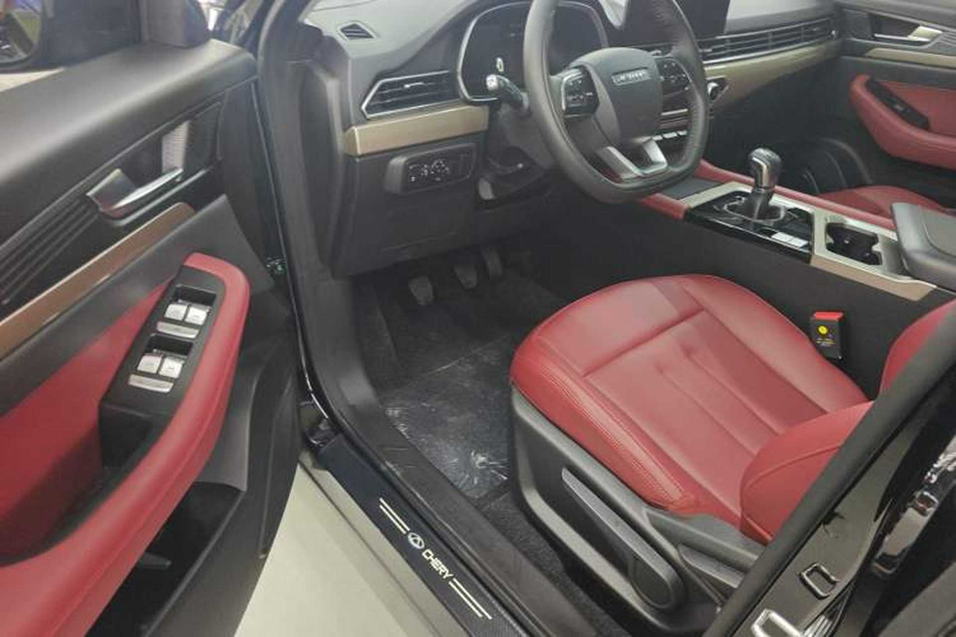 Used JETOUR X70 2025 1.5T Manual Overdrive Version 5 Seats Left Front Seat